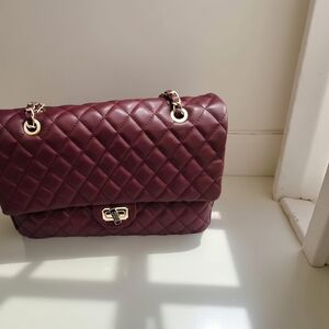 1New Badgley Mischka Plum Quilted Messenger Bag